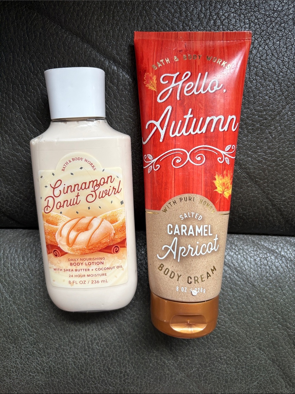 Bath and body yummy set in cinnamon donut swirl and caramel apricot